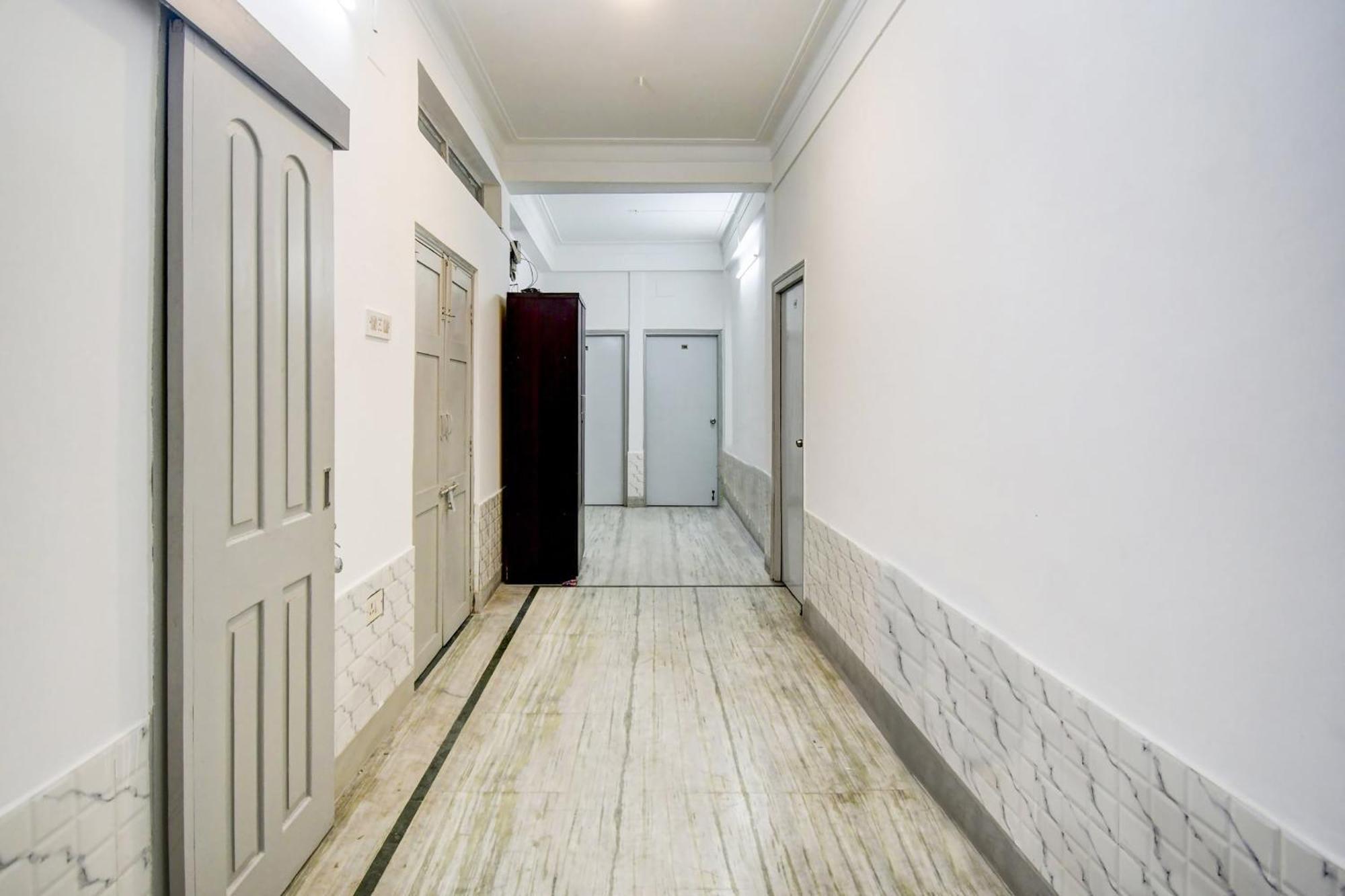 Super Oyo Hotel O Fantasy Stay Vibe Колката Екстер'єр фото